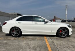 メルセデス・ベンツ C220dアバンギャルドAMGライン